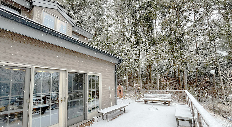 雪が舞うリネオ本社