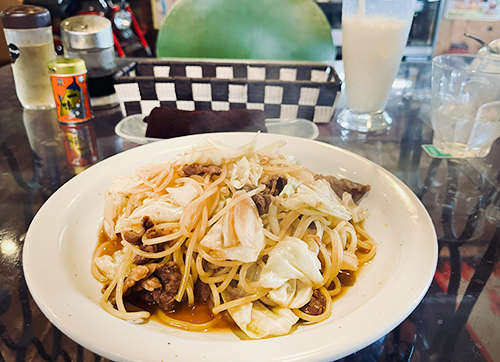 みはらしファーム近くのカフェ パンプキンのローメン